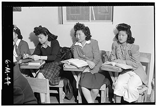 HistoricalFindings fotografija: razred biologije,Srednja Škola,Kiyo Yoshida,Lillian Watkatsuki,Yamasaki,Manzanar,