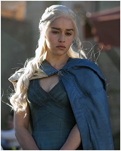 Game Of Thrones Emilia Clarke kao Daenerys sa rukama sklopljenim 8 x 10 inch Photo