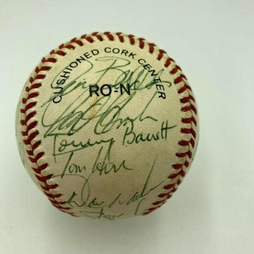 1980-ih Philadelphia Phillies tim potpisao je službenu bajzbol nacionalne lige - autogramirani bejzbol