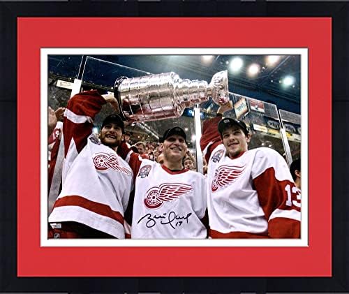 Uokvirena Brett Hull Detroit Crvena krila Autographirana 16 x 20 za podizanje čaša - autogramirane NHL fotografije